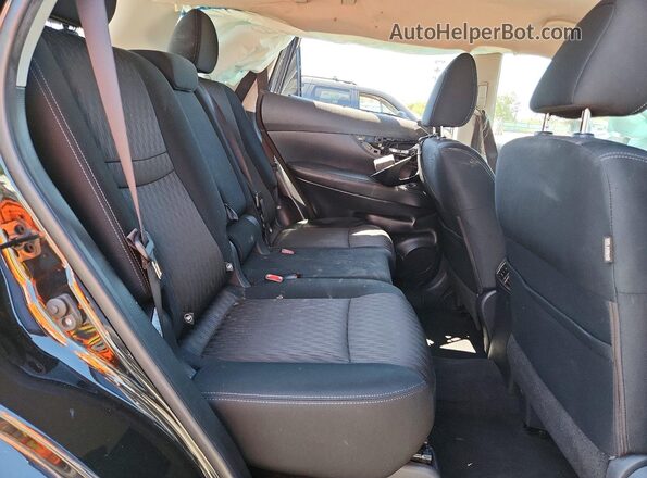 KNMAT2MV0JP506790 2018 NISSAN ROGUE Черный Вид задней части салона