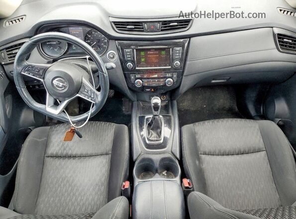 KNMAT2MV0JP520057 2018 NISSAN ROGUE Blue Widok deski rozdzielczej