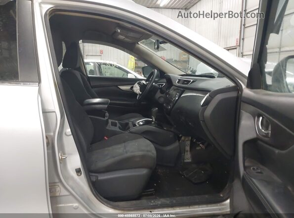 KNMAT2MV1GP594970 2016 NISSAN ROGUE Серебряный Вид салона спереди