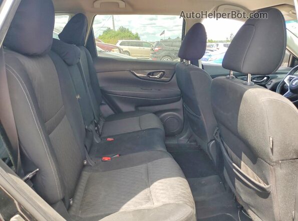 KNMAT2MV1HP513578 2017 NISSAN ROGUE Black Widok wnętrza z tyłu