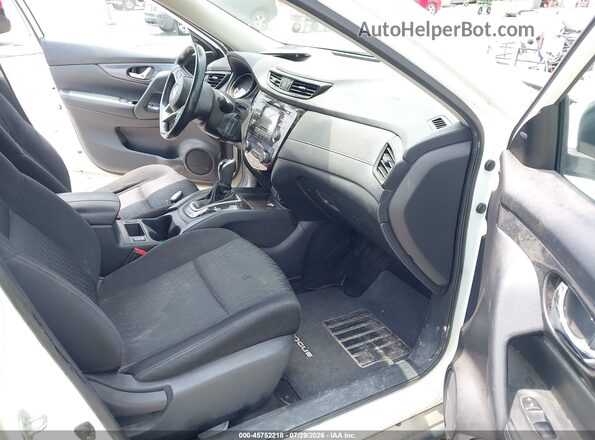 KNMAT2MV1HP524435 2017 NISSAN ROGUE Белый Вид салона спереди