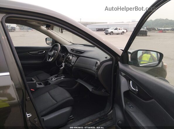 KNMAT2MV1HP567365 2017 NISSAN ROGUE Black Вид салону спереду
