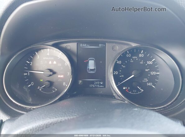KNMAT2MV1HP572937 2017 NISSAN ROGUE White Вид задніх сидінь