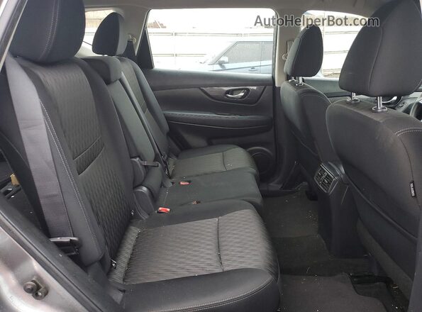 KNMAT2MV1HP591150 2017 NISSAN ROGUE Gray Rear interior view