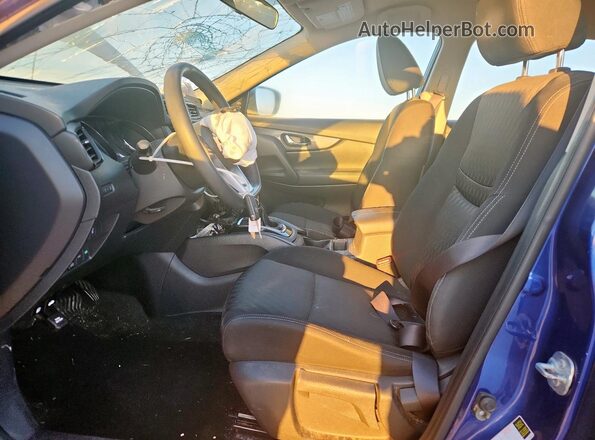 KNMAT2MV1HP591388 2017 NISSAN ROGUE Blue Widok wnętrza z przodu