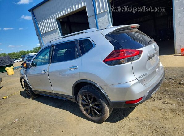 KNMAT2MV1JP565900 2018 NISSAN ROGUE Silver Trasero izquierdo