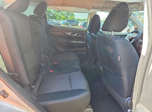 KNMAT2MV1JP565900 2018 NISSAN ROGUE Silver Vista de los asientos traseros