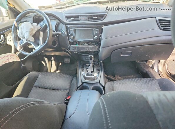 KNMAT2MV1JP565900 2018 NISSAN ROGUE Silver Vista del salpicadero