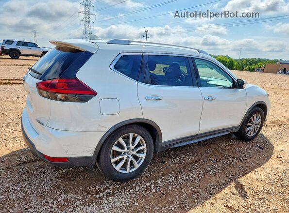 KNMAT2MV1JP580820 2018 NISSAN ROGUE Белый Задняя правая четверть