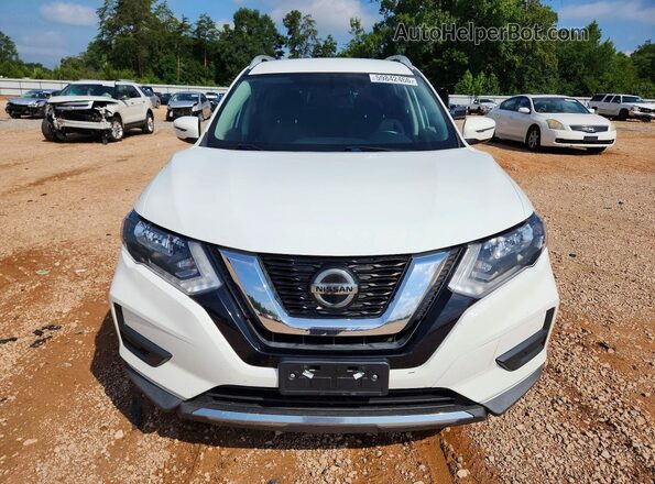 KNMAT2MV1JP580820 2018 NISSAN ROGUE Белый Вид спереди