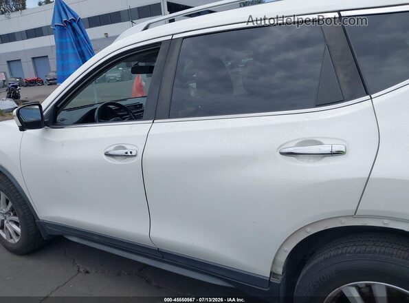 KNMAT2MV1JP619647 2018 NISSAN ROGUE White 