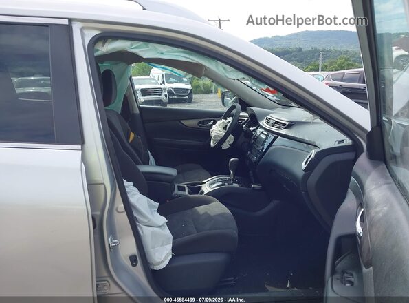 KNMAT2MV2GP681017 2016 NISSAN ROGUE Silver Widok wnętrza z przodu