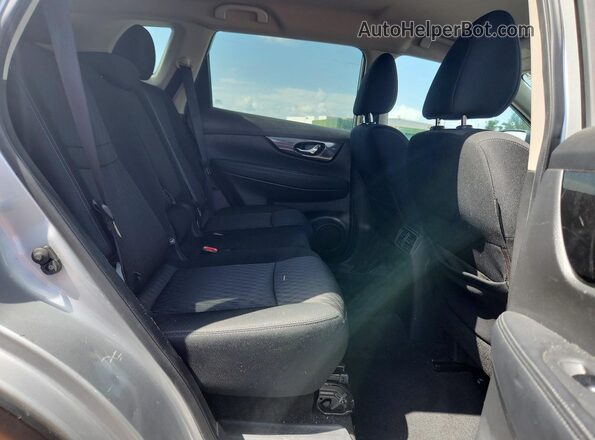 KNMAT2MV2HP552518 2017 NISSAN ROGUE Silver Vista interior trasera