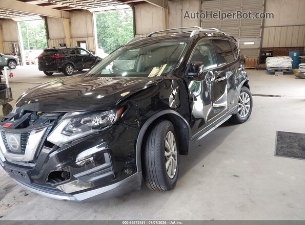 KNMAT2MV2HP581436 2017 NISSAN ROGUE Черный Вид спереди