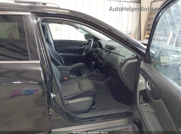 KNMAT2MV2HP581436 2017 NISSAN ROGUE Черный Вид салона спереди