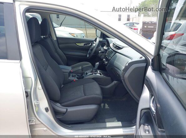 KNMAT2MV2LP523223 2020 NISSAN ROGUE Серебряный Вид салона спереди