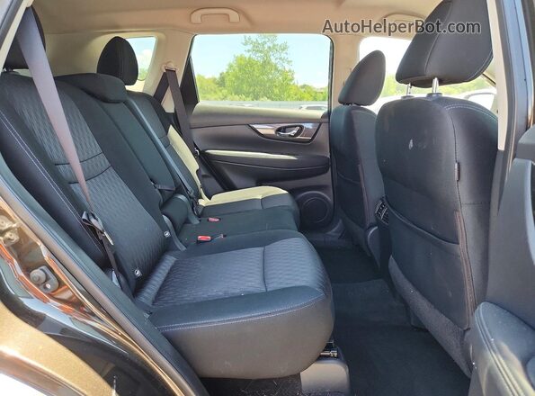 KNMAT2MV3HP532875 2017 NISSAN ROGUE Charcoal Rear interior view