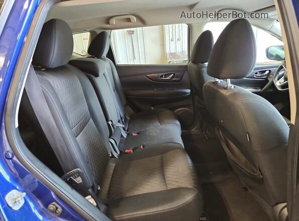 KNMAT2MV3HP566007 2017 NISSAN ROGUE Blue Вид задньої частини салону