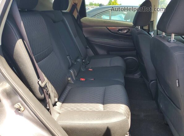 KNMAT2MV3JP510994 2018 NISSAN ROGUE Угольный Вид задней части салона