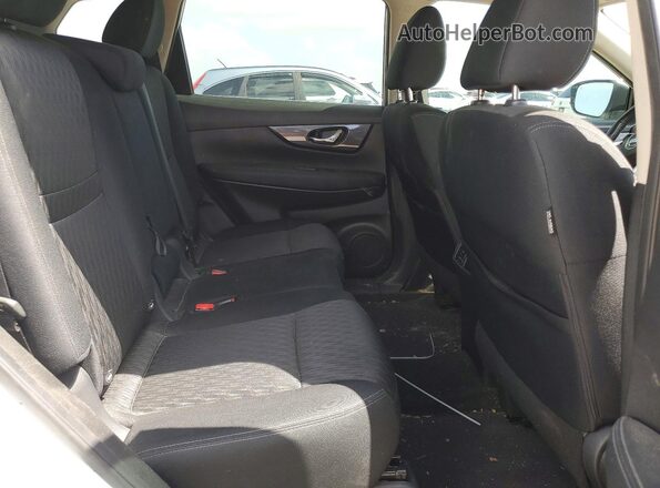 KNMAT2MV3JP530999 2018 NISSAN ROGUE White უკანა სავარძლების ხედი