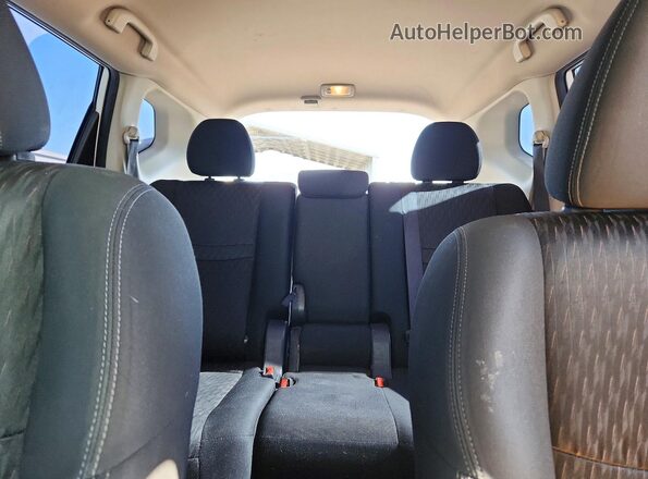 KNMAT2MV4HP523733 2017 NISSAN ROGUE White Вид задніх сидінь