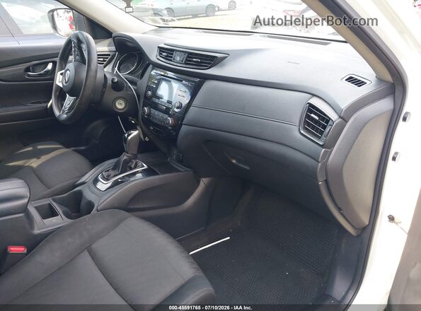KNMAT2MV4HP549619 2017 NISSAN ROGUE White Widok wnętrza z przodu