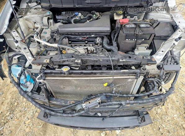 KNMAT2MV4HP587285 2017 NISSAN ROGUE Серебряный Вид задней части салона
