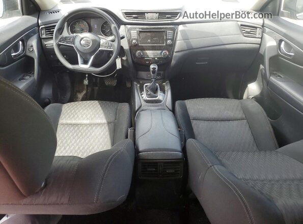 KNMAT2MV4JP568032 2018 NISSAN ROGUE Gray Dashboard view