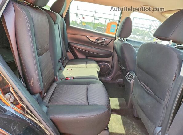 KNMAT2MV4JP586790 2018 NISSAN ROGUE Black Rear interior view