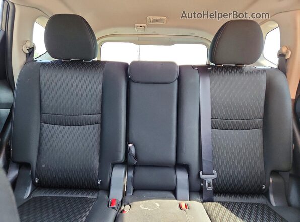 KNMAT2MV4JP586790 2018 NISSAN ROGUE Black Rear seats view