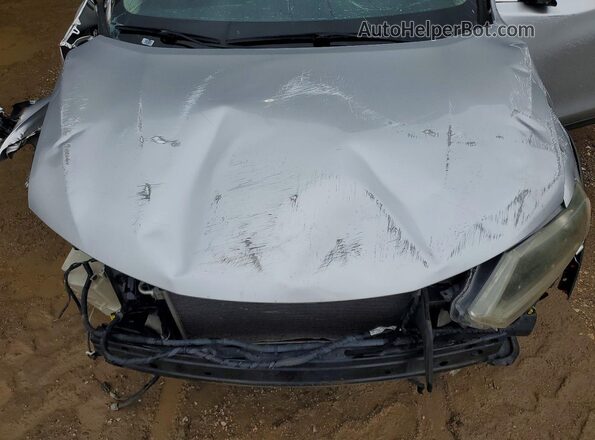 KNMAT2MV5GP688253 2016 NISSAN ROGUE Silver Widok wnętrza z tyłu