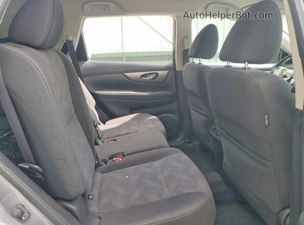 KNMAT2MV5GP723857 2016 NISSAN ROGUE Gray Rear interior view