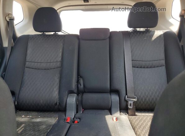 KNMAT2MV5HP510263 2017 NISSAN ROGUE White Widok tylnych siedzeń