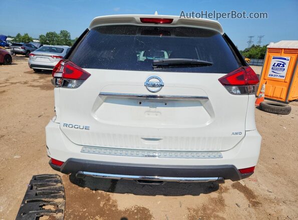 KNMAT2MV5HP538435 2017 NISSAN ROGUE Белый Вид сзади