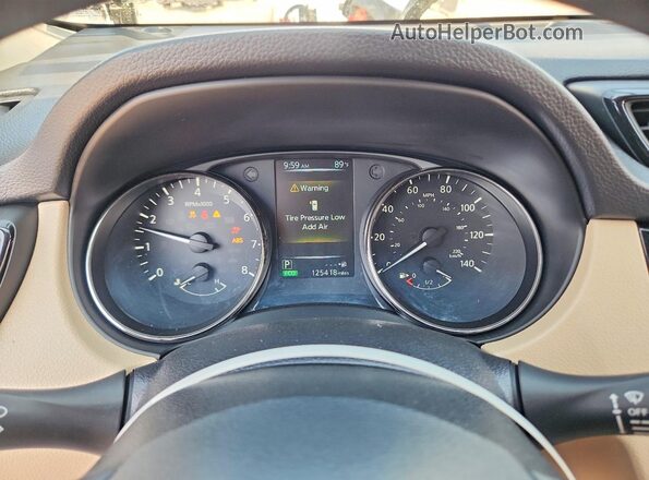 KNMAT2MV5HP538435 2017 NISSAN ROGUE Белый Вид щитка приборов