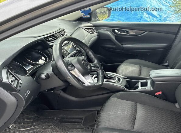 KNMAT2MV5HP579468 2017 NISSAN ROGUE Серый Вид салона спереди