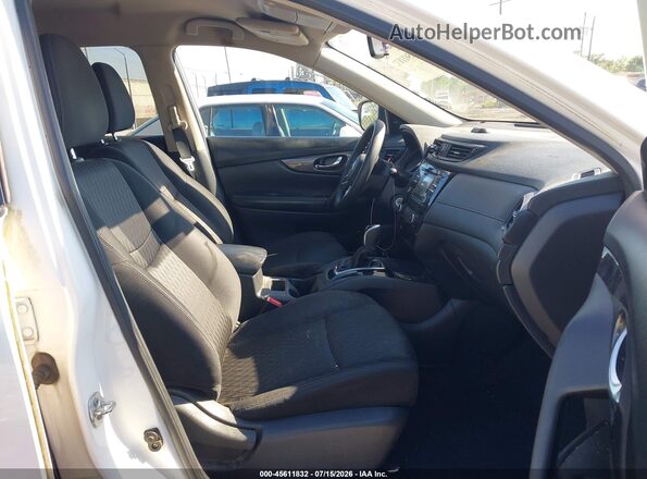 KNMAT2MV5HP593449 2017 NISSAN ROGUE White Вид салону спереду