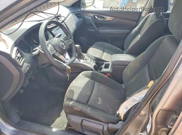 KNMAT2MV5JP536299 2018 NISSAN ROGUE Gray Вид салону спереду