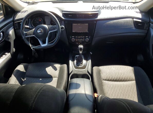 KNMAT2MV6HP524513 2017 NISSAN ROGUE Silver Вид панелі приладів
