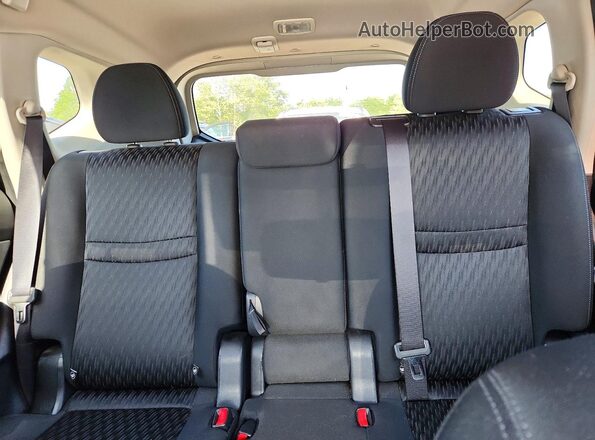 KNMAT2MV6HP532322 2017 NISSAN ROGUE White Вид задніх сидінь