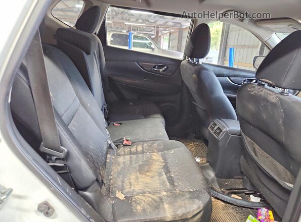 KNMAT2MV6HP549072 2017 NISSAN ROGUE White Rear interior view