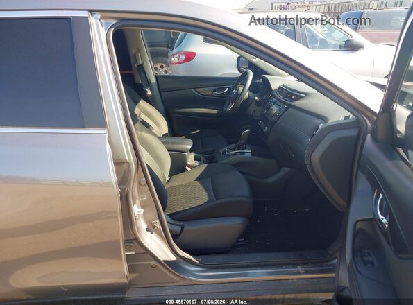 KNMAT2MV6HP566938 2017 NISSAN ROGUE Silver Vista interior delantera
