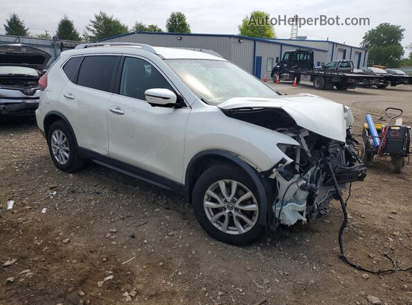 KNMAT2MV6JP573765 2018 NISSAN ROGUE Белый Передняя правая четверть