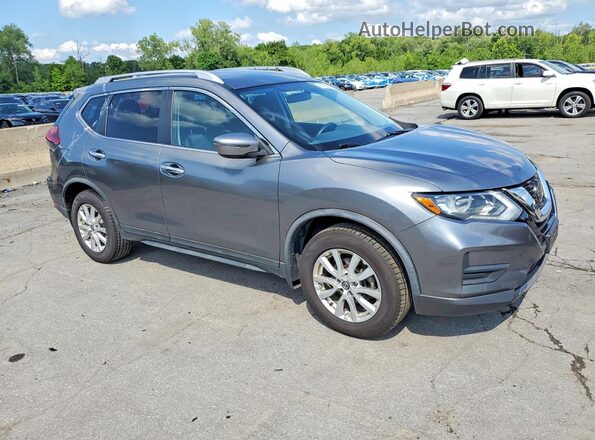 KNMAT2MV6JP621653 2018 NISSAN ROGUE Серый Передняя правая четверть
