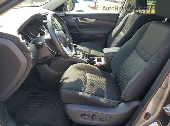 KNMAT2MV6JP621653 2018 NISSAN ROGUE Серый Вид салона спереди