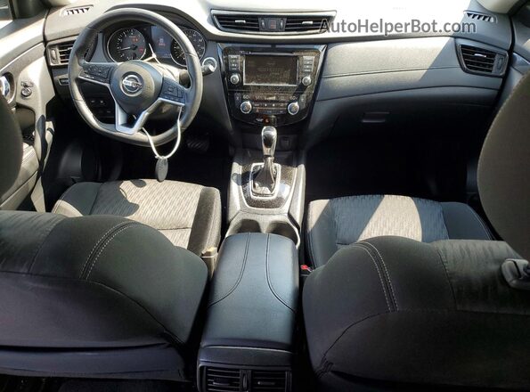 KNMAT2MV6JP621653 2018 NISSAN ROGUE Серый Вид панели приборов