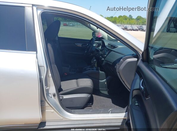KNMAT2MV7HP523158 2017 NISSAN ROGUE Silver Widok wnętrza z przodu