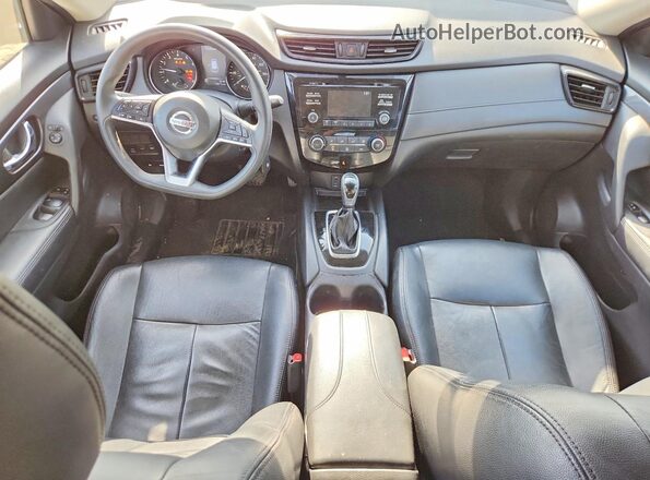KNMAT2MV7HP524620 2017 NISSAN ROGUE White Vista del salpicadero
