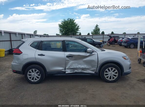 KNMAT2MV7HP524830 2017 NISSAN ROGUE Silver უკანა სალონის ხედი