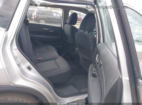 KNMAT2MV7HP524830 2017 NISSAN ROGUE Silver VIN კოდის სტიკერის ხედი